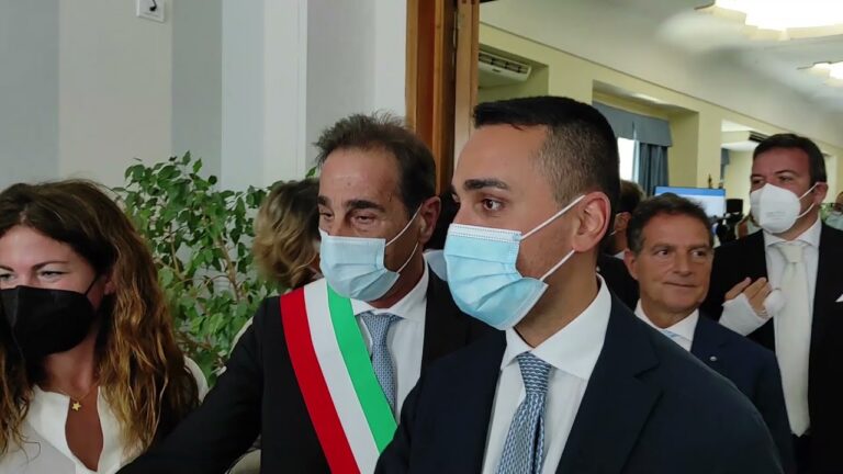 IL MINISTRO DI MAIO AD ISCHIA PER PARLARE DELL’EXPORT ITALIANO. IL SINDACO DI LACCO AMENO PASCALE: “AL MINISTRO HO CHIESTO DI ESSERE EQUIPARATI AD ALTRI TERREMOTI D’ITALIA”