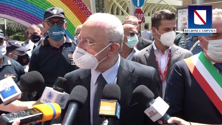 DE LUCA ALL’INAUGURAZIONE DEL FESTIVAL DI GIFFONI: “FONDAMENTALE VACCINARE I GIOVANI PER RITORNARE TUTTI IN PRESENZA”