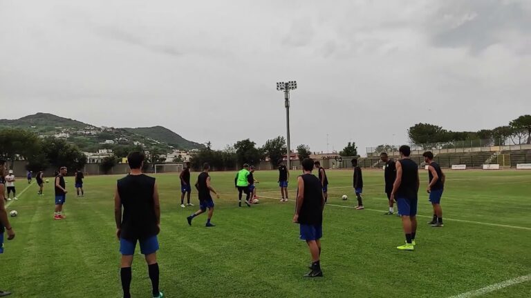 CALCIO – BILLONE MONTI LASCIA L’ISCHIA. AL SUO POSTO PRONTO ANGELO IERVOLINO E I GIALLOBLU SOGNANO FRANCO BRIENZA