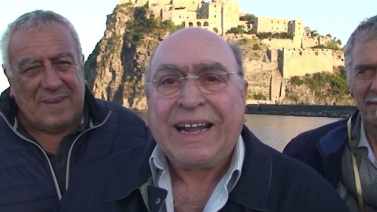 GRAVE LUTTO NEL MONDO DELL’ARTE, E’ MORTO IL MAESTRO ROBERTO ZACCARDELLI: PER TRENTUNO ANNI HA DIPINTO IL SUO AMORE PER ISCHIA LUNGO IL CORSO VITTORIA COLONNA