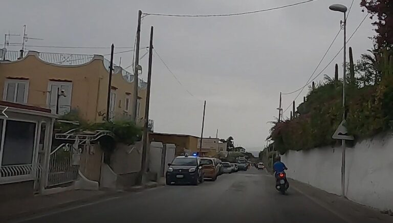 A FORIO ANZIANO SUICIDA: SI E’ TOLTO LA VITA IMPICCANDOSI