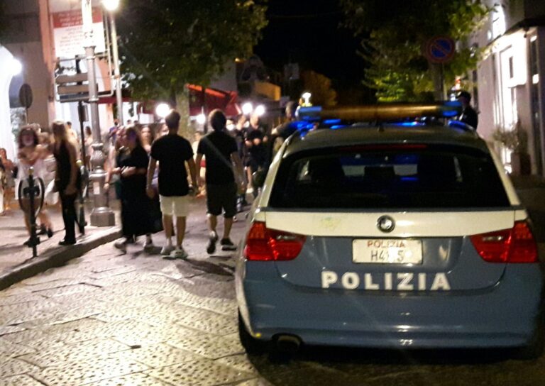 ASSEMBRAMENTI ALL’ECSTASY: LA POLIZIA CHIUDE IL LOCALE PER CINQUE GIORNI