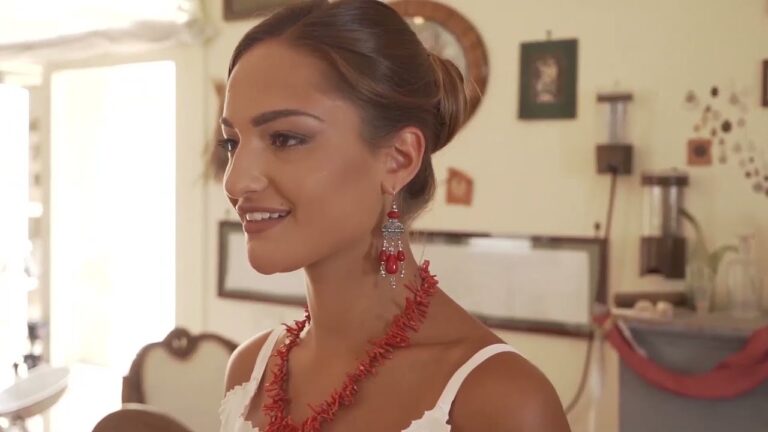 PROCIDA INCORONA LA NUOVA GRAZIELLA: E’ LA VENTENNE  ALESSIA MAZZELLA. DINO AMBROSINO: “LA SAGRA DEL MARE UNICO EVENTO SULLE ISOLE”