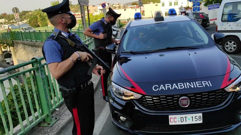 DISCOTECA ABUSIVA ALL’APERTO IN UNA TENUTA DI FORIO, ARRIVANO I CARABINIERI A SGOMBERARE L’AREA  E A DENUNCIARE I PROPRIETARI. CONTROLLI NEL WEEKEND E ARRESTO SPETTACOLARE A CASAMICCIOLA DA PARTE DEI MILITARI DELL’ARMA