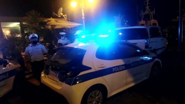 ASSEMRAMENTI E NON SOLO: IN RIVA DESTRA WEEKEND DI CONTROLLI E SANZIONI DELLA POLIZIA E DEI VIGILI. ANCORA MULTA E CHIUSURA PER MOJITO E RIVA, MA GLI ASSEMBRAMENTI SONO OVUNQUE