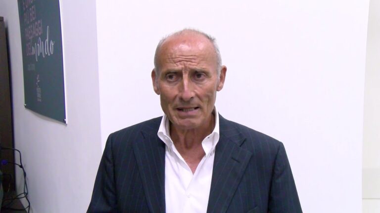 ELEZIONI SERRARA – LA CARICA DI CESARE MATTERA ALLA PRESENTAZIONE DELLA LISTA “L’AMICO IN COMUNE”: ABBIAMO LA SQUADRA MIGLIORE, PERFETTA PER IL NOSTRO TERRITORIO” E SULLA CAMPAGNA ELETTORALE DICE: “ABBASSIAMO I TONI”