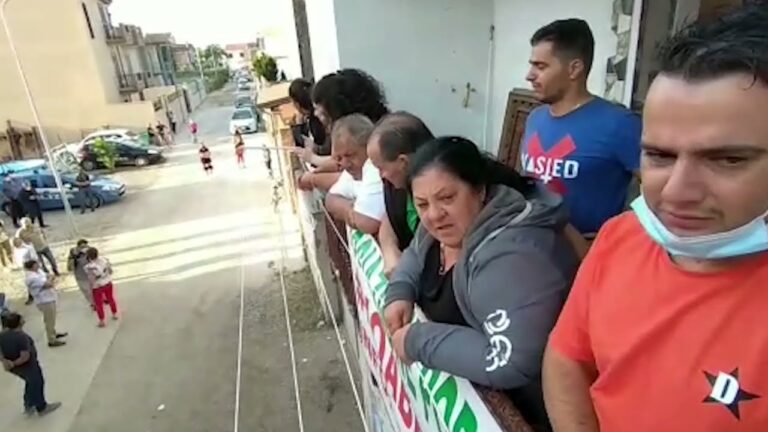 A CASAL DI PRINCIPE LO STATO NON HA VOLUTO ASPETTARE CENTO GIORNI PER GARANTIRE LA CONTINUITA’ AL DIRITTO ALLA CASA DELLA FAMIGLIA STABILE, COMINCIATE LE OPERAZIONI DI DEMOLIZIONE