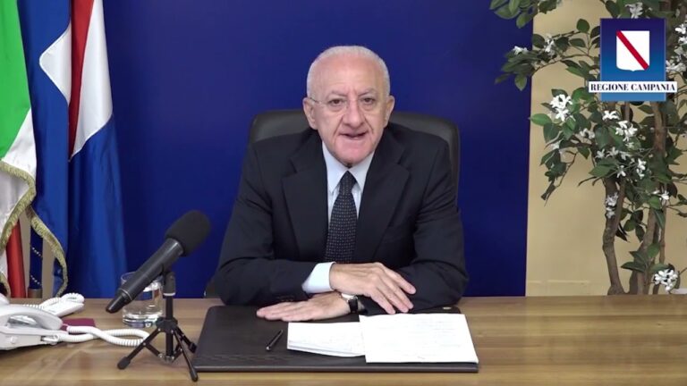 DE LUCA IN DIRETTA FACEBOOK: “CONTAGI SOTTO CONTROLLO, MA REGISTRIAMO UN ARRESTO NELLA CAMPAGNA VACCINALE. EMERGE UN MOVIMENTO NEO MEDIEVALE”