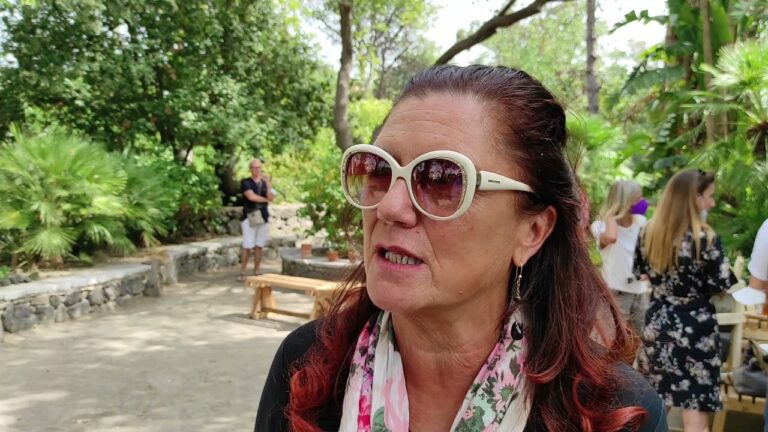 ISCHIA – “PRESTO NUOVI INTERVENTI ANCHE IN ALTRE PINETE”, L’ANNUNCIO DELL’ASSESSORE ALL’AMBIENTE CAROLINA MONTI E DI VAIA APPLAUDE: “CON L’AMMINISTRAZIONE ENZO FERRANDINO STIAMO METTENDO SERIAMENTE MANO ALLE PINETE”