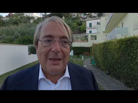 “MARIO DRAGHI. IL RITORNO DEL CAVALIERE BIANCO”, PRESENTATO ALL’HOTEL “MARINA 10” DI CASAMICCIOLA IL LIBRO DI ROBERTO NAPOLETANO