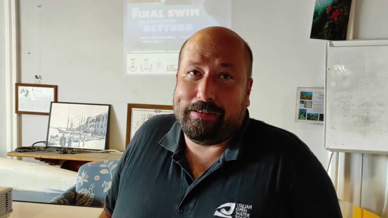 ISCHIA CAPITALE OPEN WATER: 350 NUOTATORI CHIUDERANNO SULL’ISOLA LA TRAVERSATA DI NETTUNO