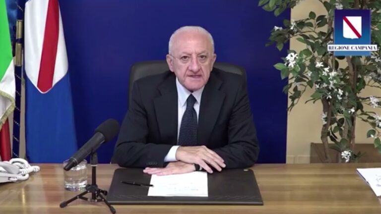 L’ORGOGLIO DI DE LUCA: “CAMPANIA IMMUNIZATA ALL’80% E NON REGISTRIAMO CRITICITA’ NELLE SCUOLE”