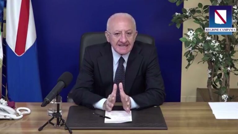 L’ANNUNCIO DI DE LUCA IN DIRETTA SOCIAL: “IN CAMPANIA L’80% DEI CITTADINI SOPRA I DODICI ANNI È IMMUNIZZATO, L’OBIETTIVO È NON CHIUDERE PIÙ SCUOLE ED ATTIVITÀ COMMERCIALI”