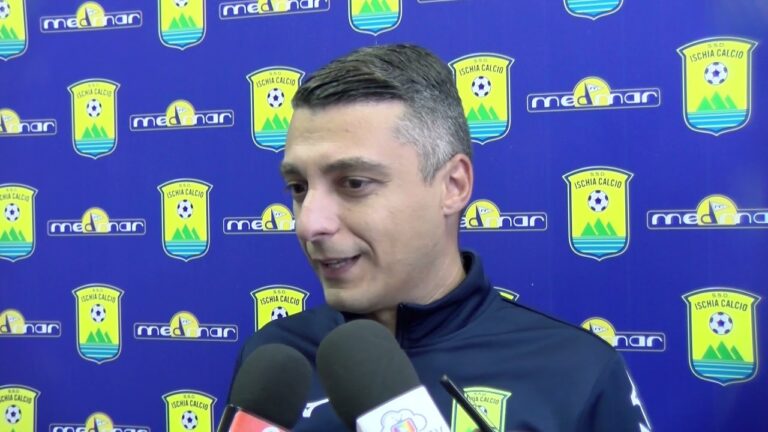 L’ISCHIA CALCIO BATTE IL SANT’ANTONIO ABATE ED E’ PRIMA IN CLASSIFICA: DECISIVE LE RETI DI DI COSTANZO ED INVERNINI NEGLI ULTIMI MINUTI