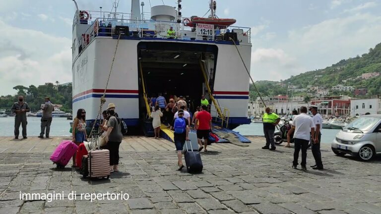 STAGIONE TURISTICA OLTRE LE ASPETTATIVE: IL 75% DEGLI HOTEL ISCHITANI APERTI ALMENO FINO AL 1 NOVEMBRE