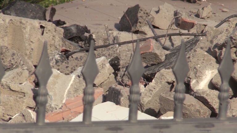 “REGOLARIZZARE LE CASE DI PRIMA NECESSITA’ REALIZZATE SENZA LICENZA EDILIZIA”, LA RICHIESTA A GOVERNO E PARLAMENTO DEL COORDINAMENTO DEI COMITATI PER LA DIFESA DEL DIRITTO ALLA CASA DELLA REGIONE CAMPANIA AFFINCHE’ SI METTA FINE ALLA TRAGEDIA DEGLI ABBATTIMENTI