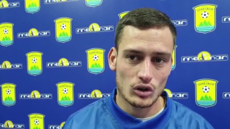 CALCIO – L’ISCHIA RITORNA FINALMENTE IN CAMPO. DOMANI POMERIGGIO AL MAZZELLA IL RECUPERO DEL DERBY CON IL SAVOIA