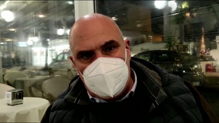 CONSIGLIO COMUNALE AD ISCHIA: DEBITI FUORI BILANCIO, OPERE PUBBLICHE E TEMI SOCIALI. IL PUNTO CON IL SINDACO ENZO FERRANDINO