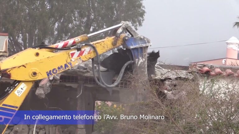 IL TRIBUNALE DI NOLA SOSPENDE L’ABBATTIMENTO DI UNA CASA DI NECESSITÀ: A “NUVOLA TV” L’AVVOCATO BRUNO MOLINARO SPIEGA L’IMPORTANZA DEL RISULTATO OTTENUTO A DIFESA DI UNA PERSONA IN PRECARIE CONDIZIONI DI SALUTE CHE NON AVEVA UN ALLOGGIO ALTERNATIVO