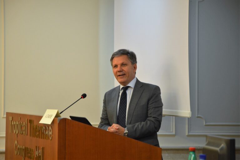 TAMPONI – L’ASL: “NON RECATEVI AI CASELLI SENZA PRENOTAZIONE”