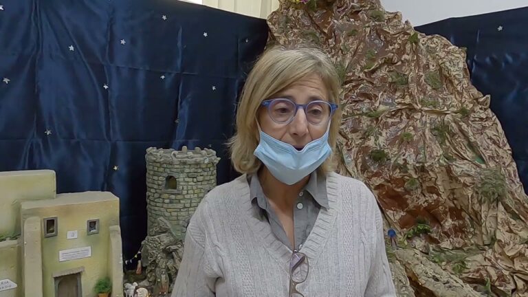 “NATALE IN CASA MENNELLA”, PRESSO L’ISTITUTO ECONOMICO PER IL TURISMO DI FORIO PARTITA LA DUE GIORNI DEDICATA ALLA CULTURA E ALLE TRADIZIONI LOCALI, LA SODDISFAZIONE DELLA DIRIGENTE GIUSEPPINA DI GUIDA: “SCUOLA APERTA AL TERRITORIO 12 MESI ALL’ANNO”