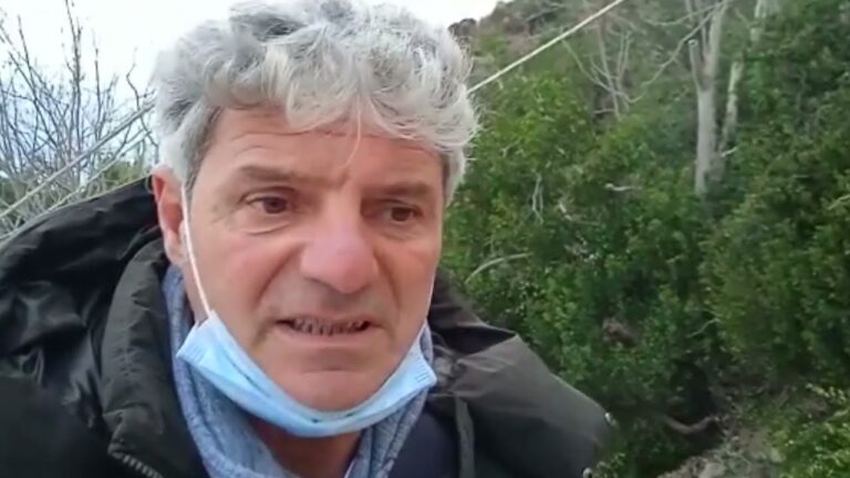 A BARANO IN VIA GIORGIO CORAFA’ INIZIATI I LAVORI DI MESSA IN SICUREZZA MA CONTINUA IL DISAGIO DEGLI EVACUATI, MICHELANGELO FORMISANO: “VIVIAMO MALE IN SEI IN DUE CAMERE, IN ATTESA DI RIENTRARE A CASA ABBIAMO BISOGNO DI UN APPARTAMENTO PIU’ GRANDE”