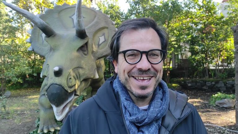 JURASSIC GARDEN, LA MAGIA E LA STORIA DEL MONDO GIURASSICO ILLUSTRATO AI BAMBINI DEGLI ISTITUTI SCOLASTICI DI ISCHIA. AL VIA LE VISITE GUIDATE CON IL PALEONTOLOGO