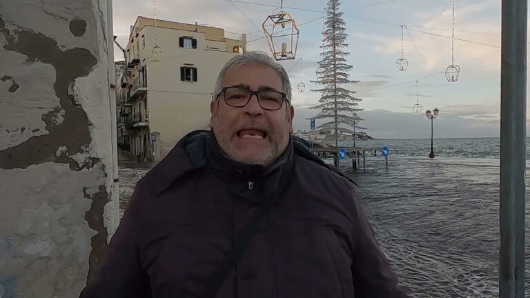 STAGIONE TURISTICA MAI ALLUNGATA, POVERTÀ DILAGANTE, SFRUTTAMENTO DEI LAVORATORI