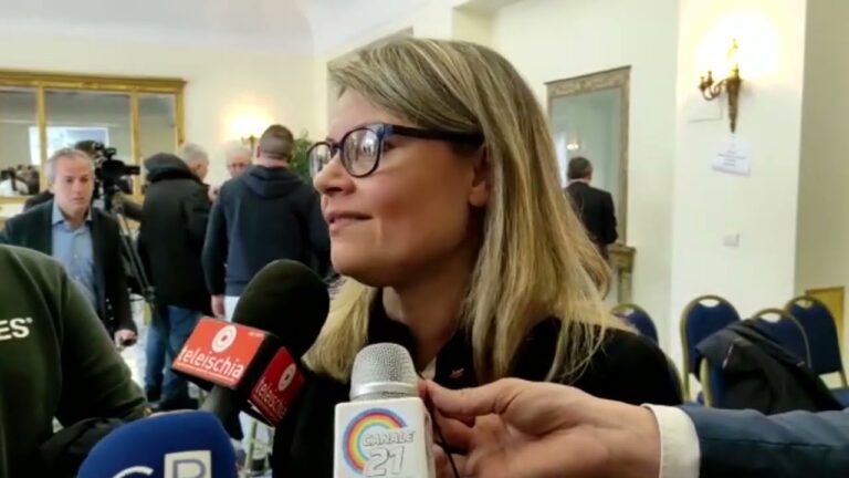 MITUR E ENIT, PRESENTATE LE CAMPAGNE A SOSTEGNO DEL TURISMO ISCHITANO E NAZIONALE. IVANA JELIENIC: “LA CAMPAGNA VUOLE RIPORTARE ATTENZIONE SU ISCHIA E FAR PARLARE DELL’ISOLA CON TERMINI PIU’ CHE POSITIVI”
