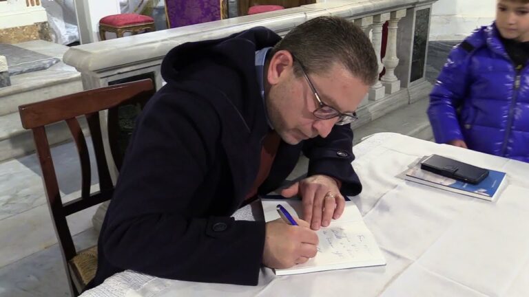 LUCIANO CASTALDI PRESENTA IL SUO LIBRO “ALFABETO PAESANO” CHE RACCONTA FORIO ATTRAVERSO PERSONAGGI INDIMENTICATI: “IN UN MONDO OMOLOGATO ABBIAMO IL DOVERE DI DIFENDERE LA NOSTRA IDENTITA'”