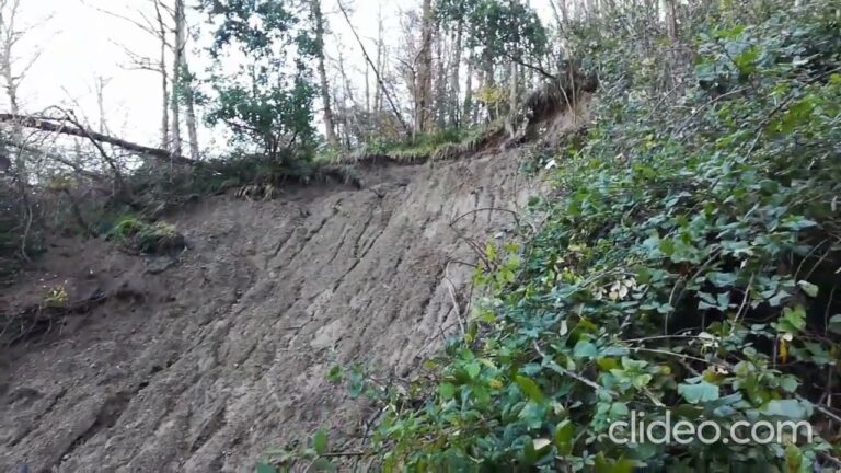 FRANE E SMOTTAMENTI HANNO DISTRUTTO IL SENTIERO CHE PORTA A PIANO SAN PAOLO E BUCETO. IL REPORTAGE DI MASSIMO COPPA
