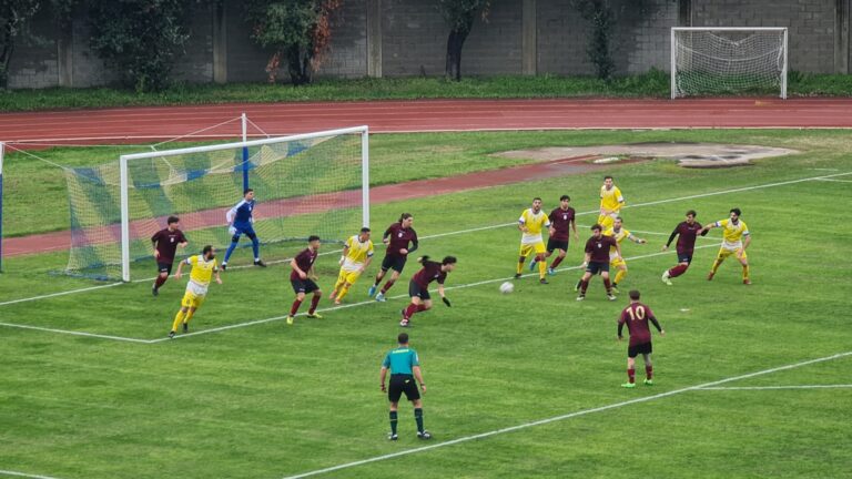 CALCIO – L’ISCHIA CONTINUA A CORRERE: 3 RETI AL POMIGLIANO
