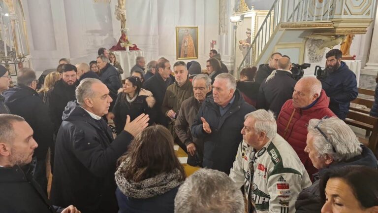 FRANA CASAMICCIOLA, CONFRONTO A TUTTO CAMPO TRA I CITTADINI E LE ISTITUZIONI