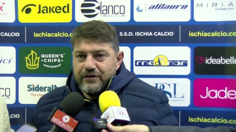 L’ISCHIA CALCIO BATTE L’ACERRANA 4 – 0, GRANDE PRESTAZIONE DEI GIALLOBLU’. MISTER ENRICO BUONOCORE NEL POST PARTITA: “PARTITA STRAORDINARIA, HO UNA SQUADRA FORTE FORMATA DA GIOCATORI DI ALTO LIVELLO”