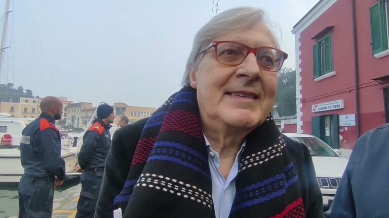 L’ONOREVOLE VITTORIO SGARBI ARRIVA AD ISCHIA E VISITA I LUOGHI COLPITI DALLA FRANA: “L’ABUSIVISMO NON E’ LA CAUSA DI QUESTO TRAGICO EVENTO”