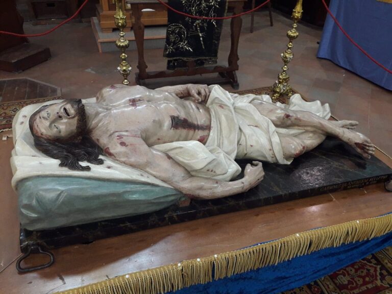 PER LA PRIMA VOLTA IL CRISTO MORTO DI PROCIDA ARRIVA AD ISCHIA