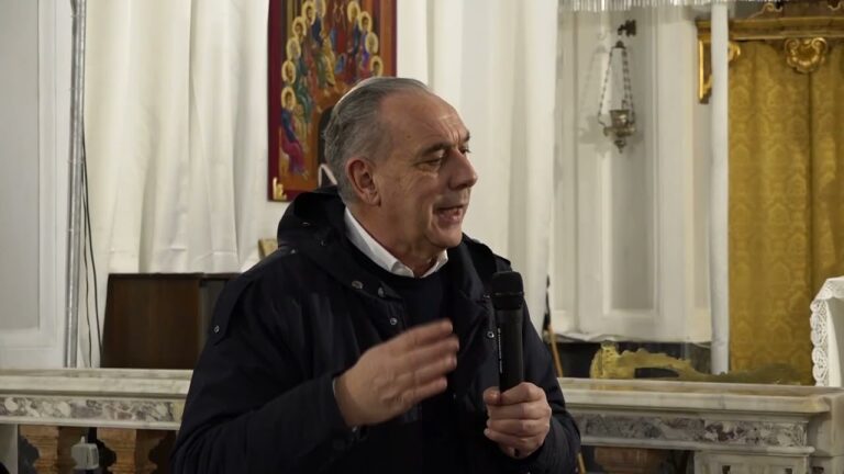 CASAMICCIOLA, DA LUNEDI’ VIA L’ULTIMO SEAMOFRO SULLA STATALE. AL VIA I SOPRALLUOGHI DEI TECNICI IN AREE ED EDIFICI INTERDETTI