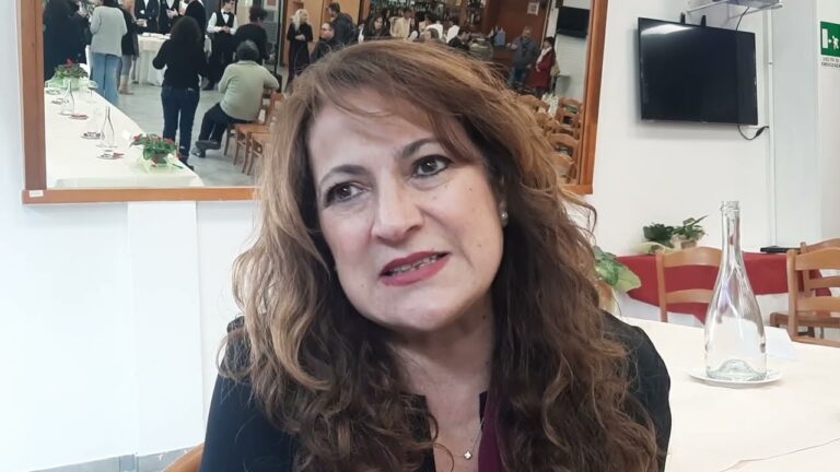 DALLA MEMORIA ALL’IMPEGNO E ALLA RESPONSABILITA’, ALL’ISTITUTO TELESE DI ISCHIA INAUGURATA LA BIBLIOTECA DELLA MEMORIA IN RICORDO DI GAETANO MONTANINO