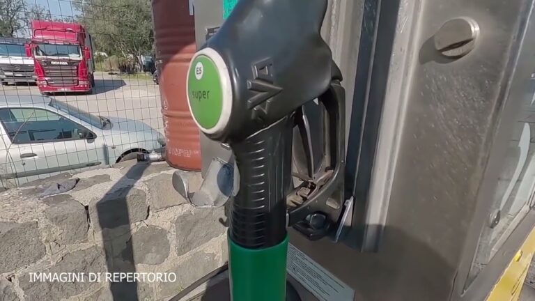 CARBURANTE ALLE STELLE, MAGLIA NERA PER L’ITALIA