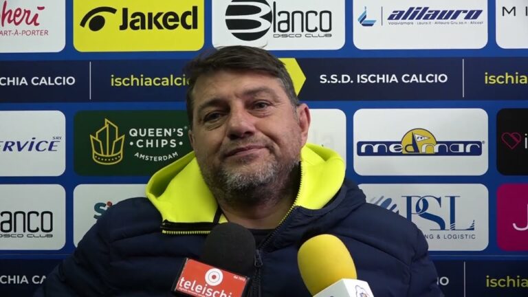 CALCIO, LA CAPOLISTA ISCHIA BATTE L’ATLETICO CALCIO E ALLUNGA SUL CASORIA. BUONOCORE: “STIAMO FACENDO QUALCOSA DI IMPORTANTE, LA SQUADRA MERITA IL SUPPORTO DEGLI ISCHITANI”