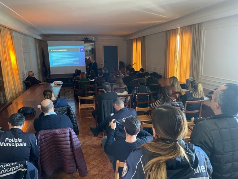 FORMAZIONE PER GLI OPERATORI DI POLIZIA MUNICIPALE, NUOVO APPUNTAMENTO NELLA SALA CONSILIARE DI ISCHIA