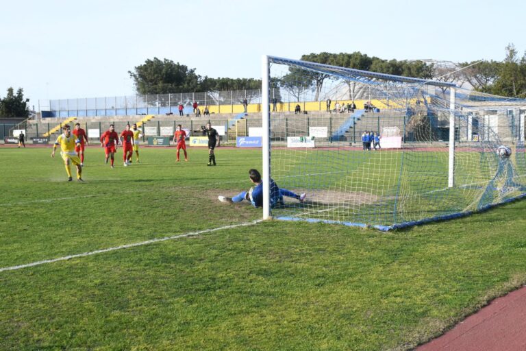 CALCIO – ALTRO PASSO VERSO LA D: L’ISCHIA BATTE IL POMPEI CON UN GOL DI LONGO