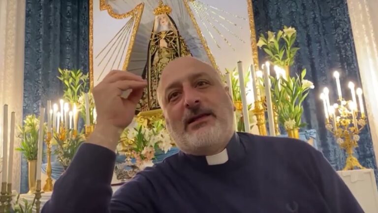 FORIO ACCOGLIE LA VENERATA IMMAGINE DEL CRISTO MORTO DA PROCIDA