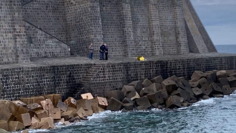FORIO, ANZIANO DI 77 ANNI SI TOGLIE LA VITA LANCIANDOSI DAL PIAZZALE DEL SOCCORSO