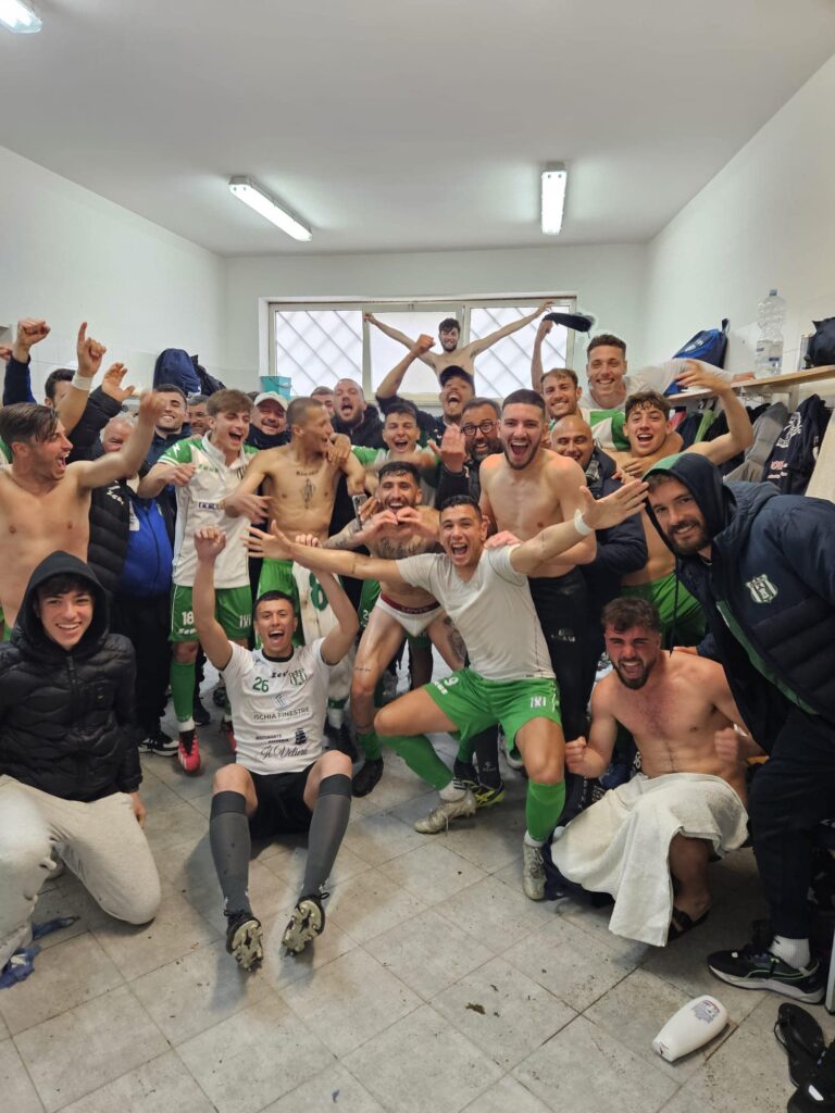 CALCIO – IL REAL FORIO FESTEGGIA LA SALVEZZA, SARA’ ANCORA ECCELLENZA