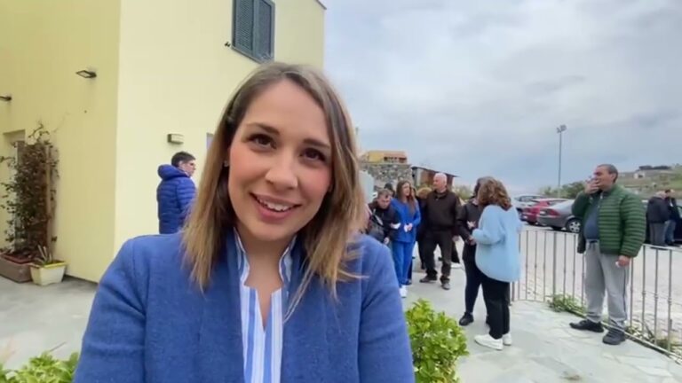 Grande festa alla Casa del Sole per il primo anno del Centro di Salute Mentale con le allieve del Mennella  