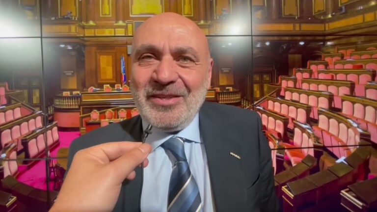 BAGARRE POLITICA: EAV SUL BANCO DEGLI IMPUTATI. DITO PUNTATO CONTRO DISSERVIZI E TRASPORTI A SINGHIOZZO