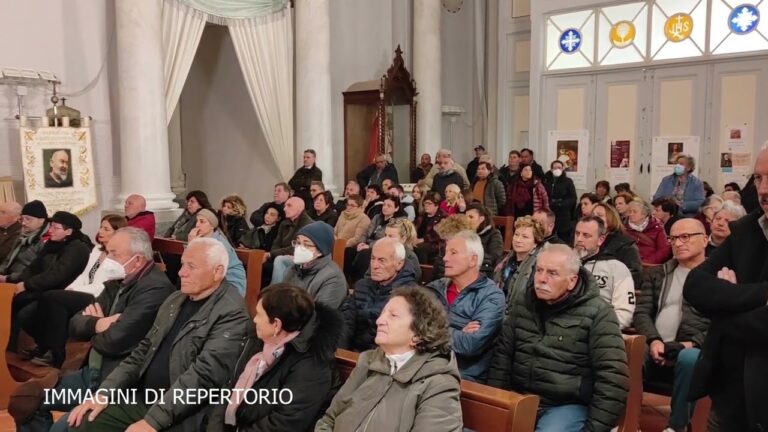 CASAMICCIOLA, ULTIMO INCONTRO PUBBLICO TRA CITTADINI E ISTITUZIONI PRIMA DELLE ELEZIONI. IL PROBLEMA PRINCIPALE RESTANO I LAVORI AL PORTO, PER LA RICOSTRUZIONE PERO’ SONO EVIDENTI I PASSI IN AVANTI