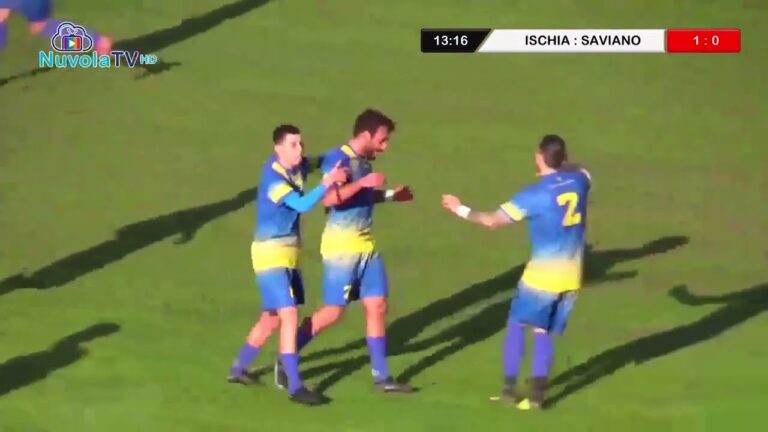 LA FESTA DELL’ISCHIA CALCIO TRA SOGNO E REALTA’ CON LA DEDICA SPECIALE ALLE VITTIME DELLA FRANA: LA VITTORIA DEL CAMPIONATO, L’ORGOGLIO E IL RISCATTO DI UN’ISOLA INTERA