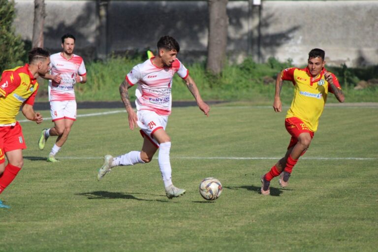 CALCIO – REAL FORIO, TRE PUNTI D’ORO A VILLA LITERNO